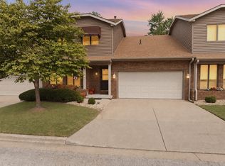 125 Manor Cir, Bloomington, IL 61704