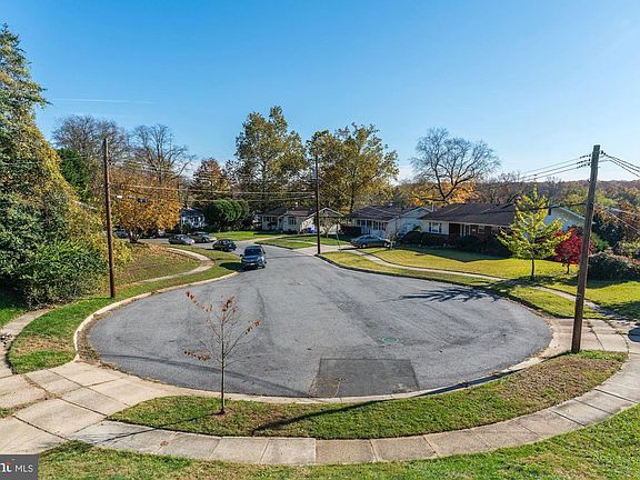 3rd image of 5011 Margot Ct