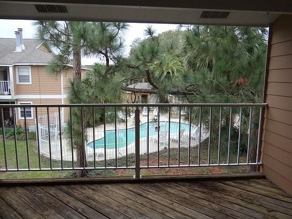 4th image of 2425 Oxford Pl APT 101