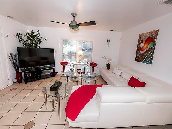3rd image of 3711 Selma Ave