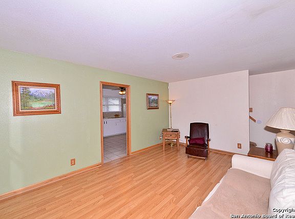 3rd image of 534 E Palfrey Dr