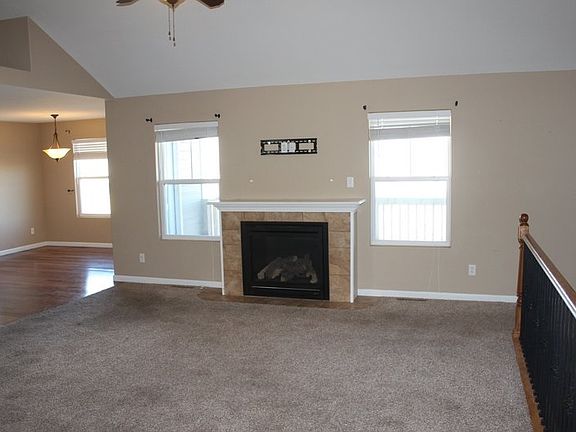 3rd image of 928 Highland Dr