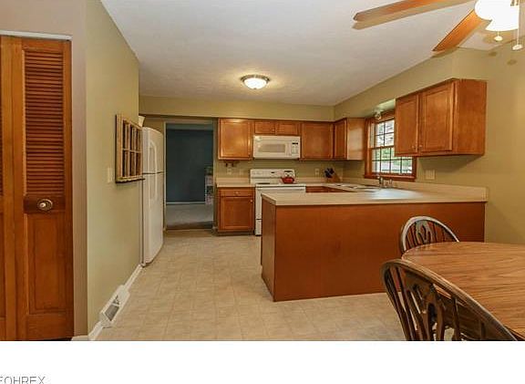 5th image of 8803 Pinewood Ct