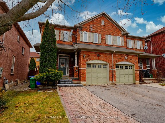 3rd image of 32 Ashdale Rd