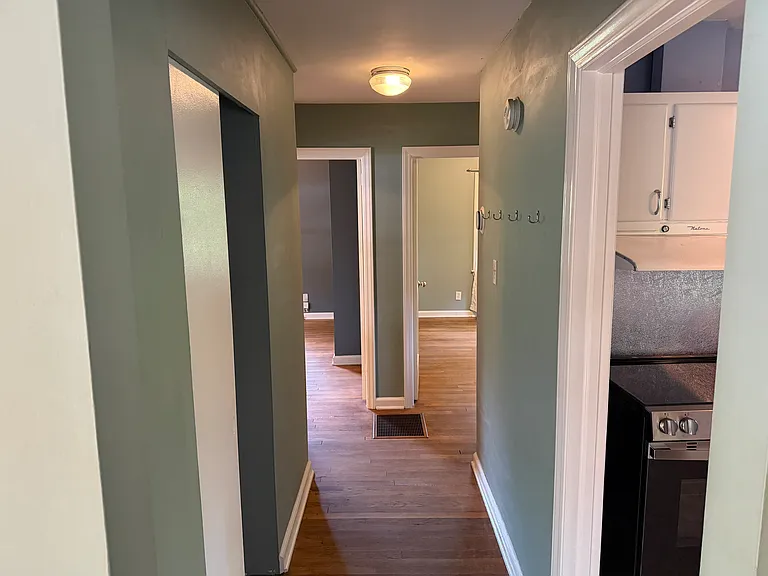 2325 Glascock St — Photo 10