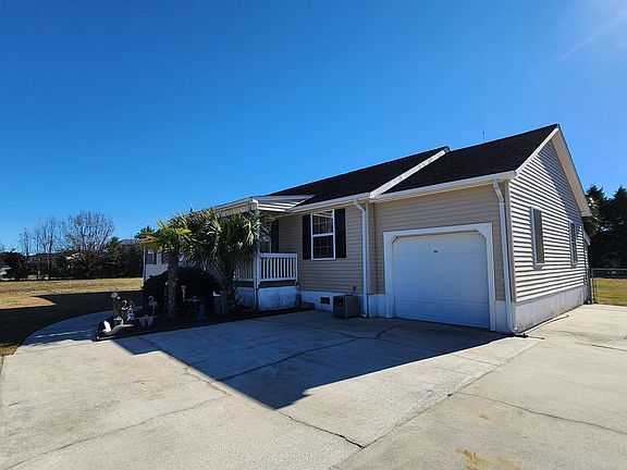 4th image of 344 Country Club Lane