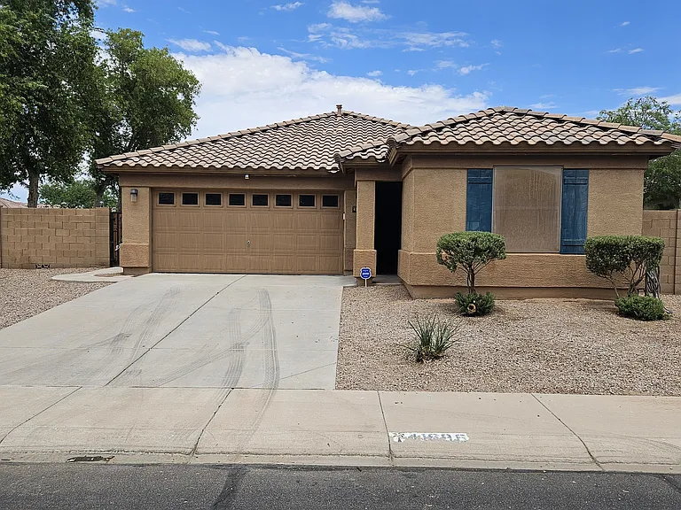 41696 W Avella Dr — Photo 1