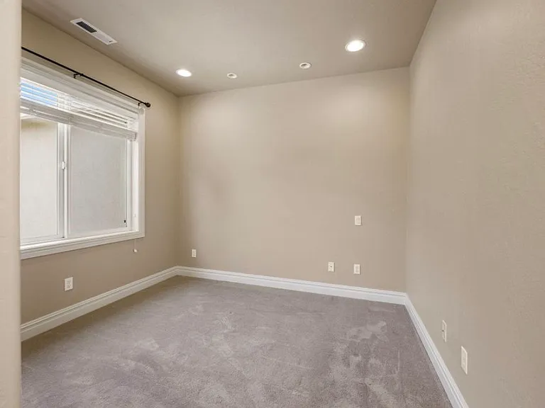 107 Monterey Dr — Photo 10