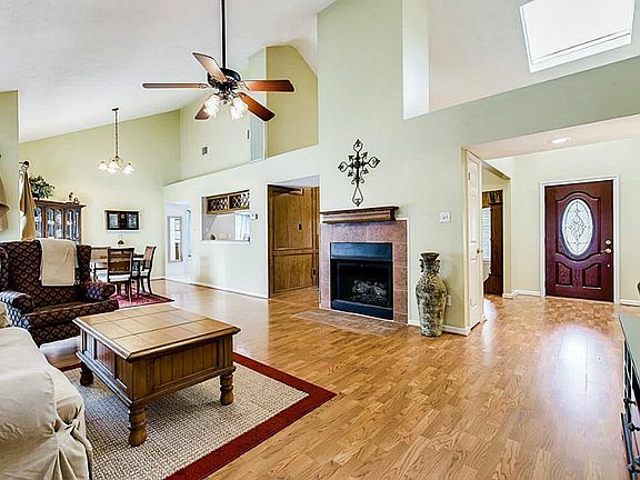 3rd image of 8303 Plum Lake Dr