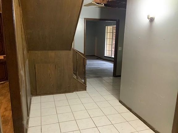 5th image of 2724 S Saddle Rock Rd