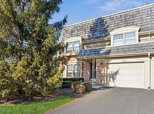 19W014 Avenue Normandy E, Oak Brook, IL 60523