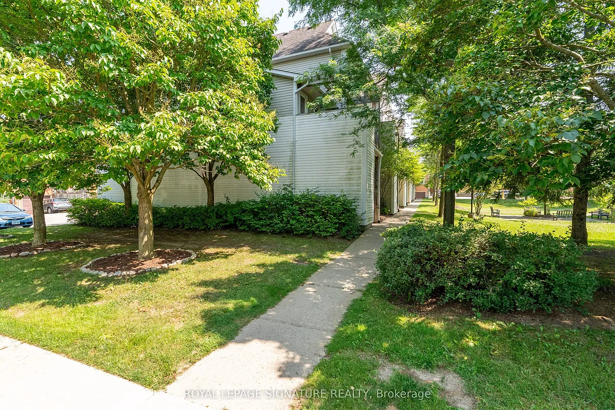 Building Photo - 461 Beechwood Pl #55
