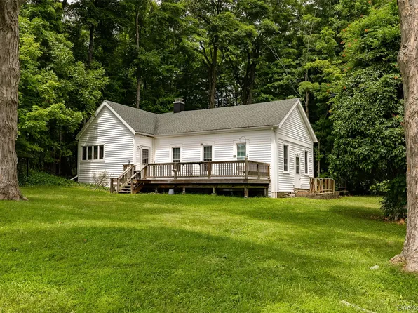 357 Pumpkin Lane, Clinton Corners, NY 12514