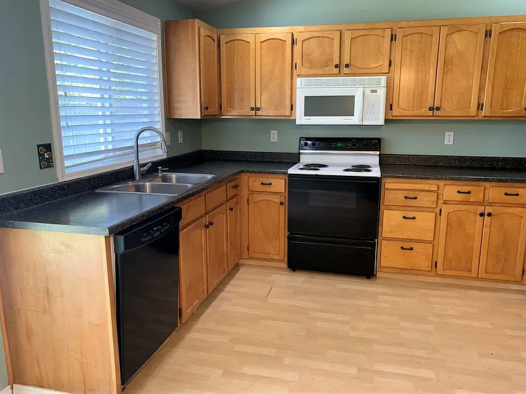 6902 N Prescott Ave — Photo 8