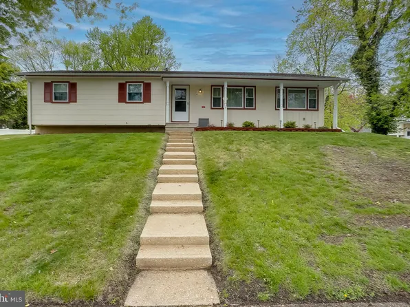 8 Neal St, Jackson, NJ 08527