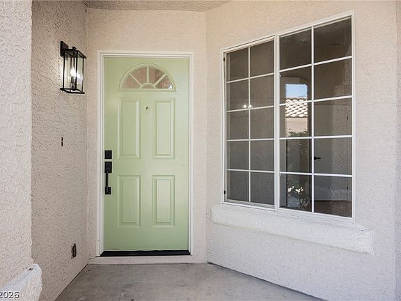 4th image of 6113 Desert Haven Rd