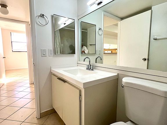4th image of 10315 NW 9th Cir #207