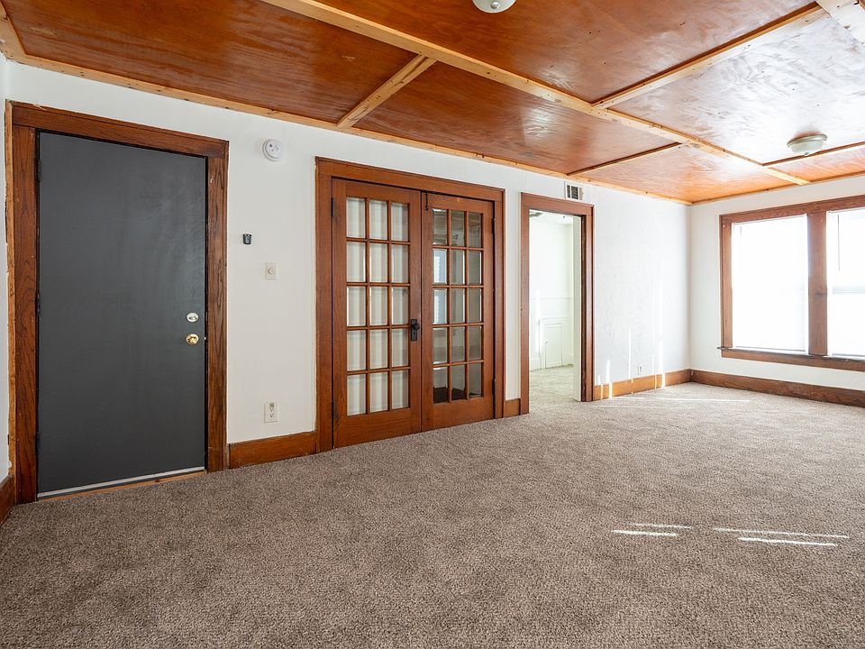 1st image of 423 N Emporia Ave #11281695