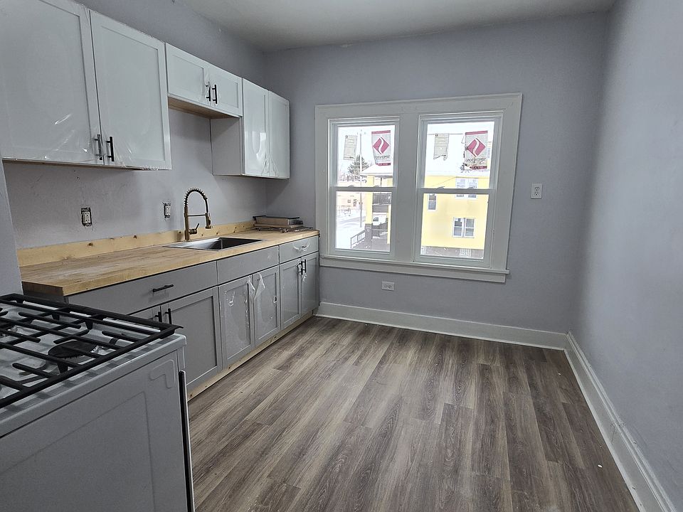 1st image of 11702 Tuscora Ave #1