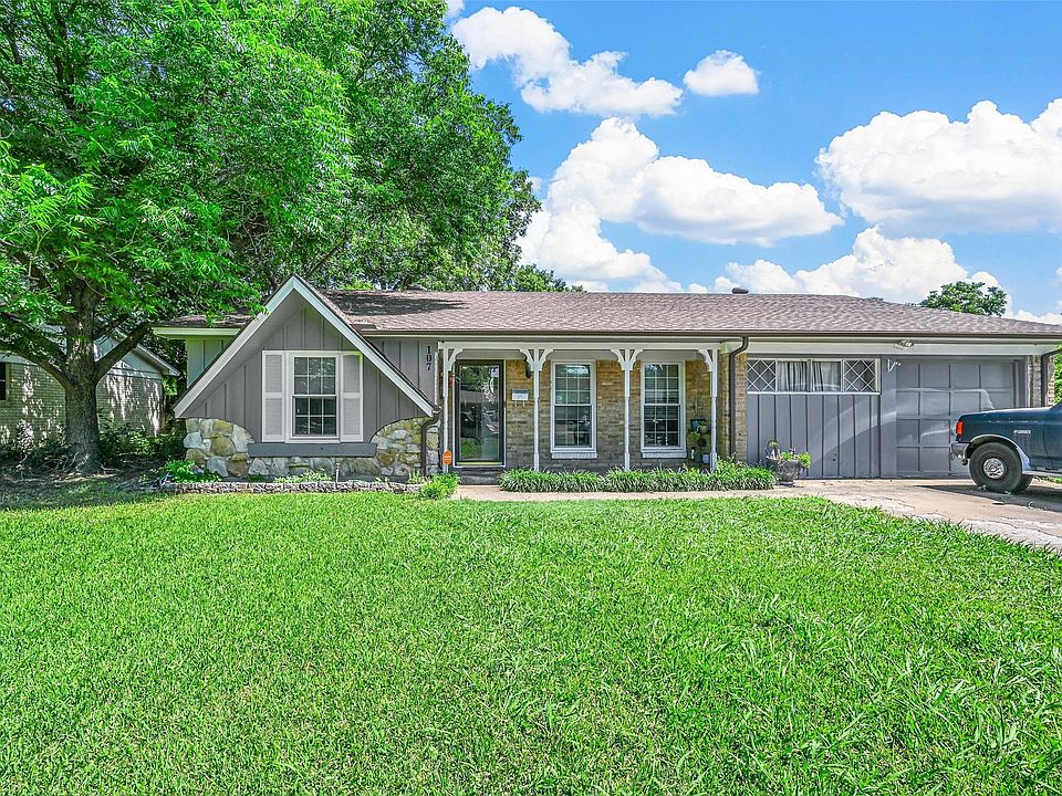 1st image of 107 Villanova Ct