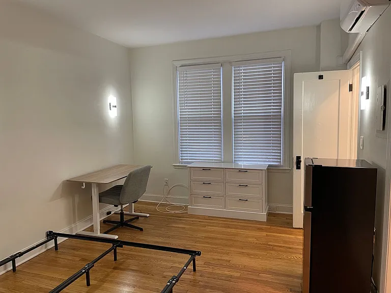 Guilford Apartments — Photo 9