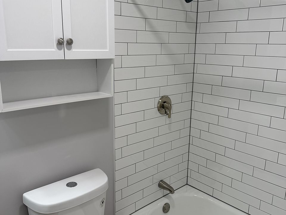 2nd image of 330 Simmonsville Ave #2A