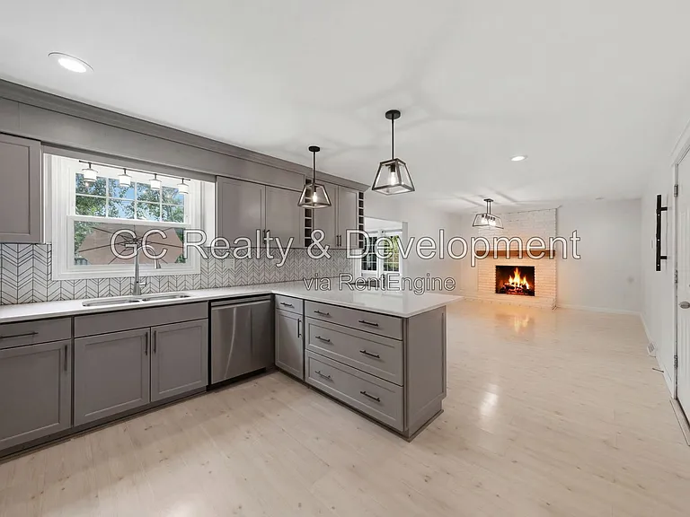 212 Tupelo Ave — Photo 7
