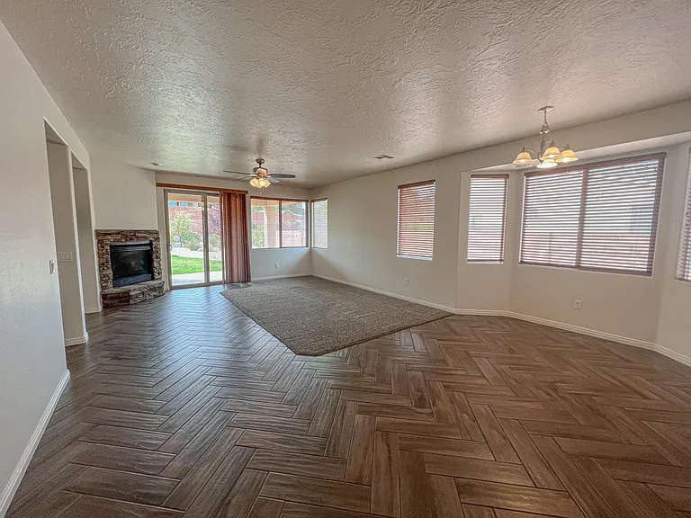 1775 N Overland Trails Dr — Photo 26