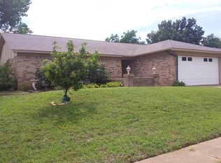 2803 Spicebush Ln, Euless, TX 76039