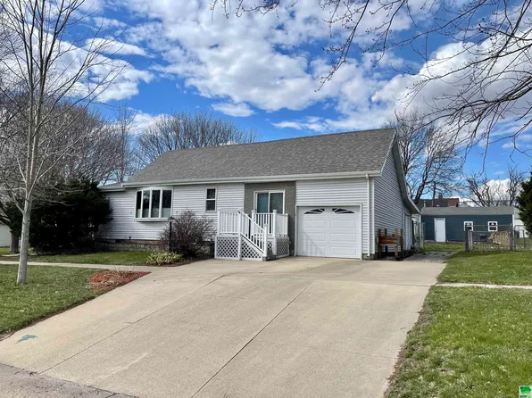 217 Peterson St, Alta, IA 51002