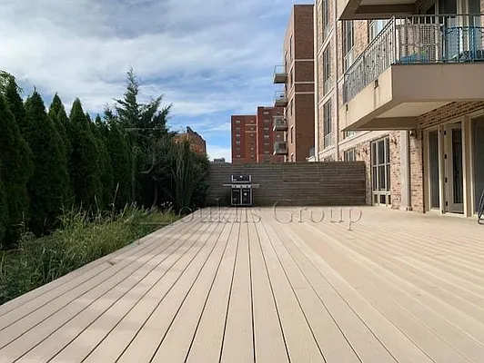 Rented by Bouklis Group | media 28