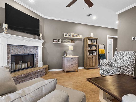 5th image of 13609 Lawton Ln