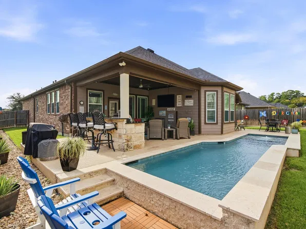 446 Westlake Lndg, Conroe, TX 77304