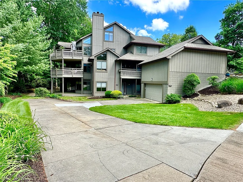 2272 Stone Creek Trl photo 1