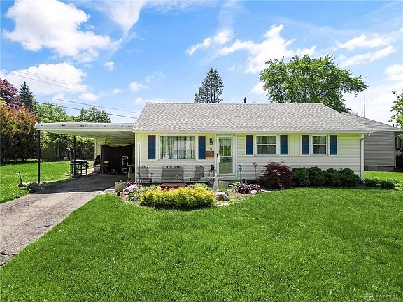 3rd image of 76 Skokiaan Dr