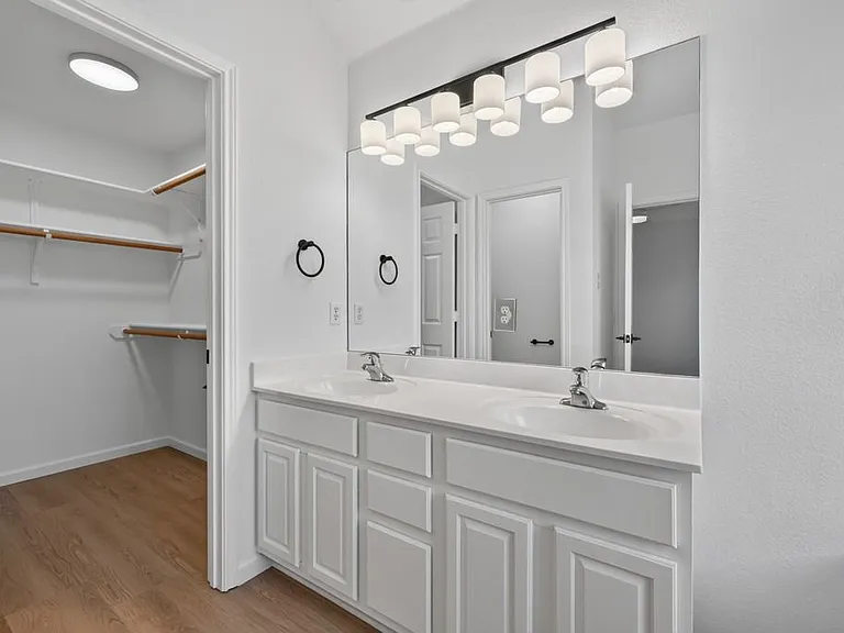 10416 Beard Ave — Photo 22