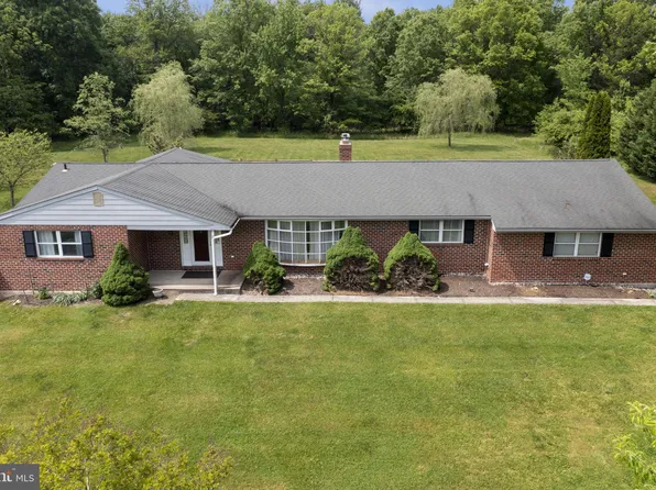 399 Falcon Rd, Norristown, PA 19403