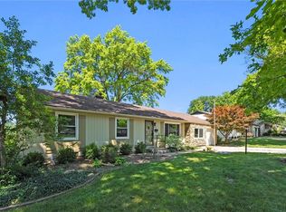 8914 Western Hills Dr, Kansas City, MO 64114