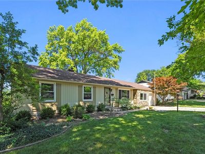 8914 Western Hills Dr, Kansas City, MO, 64114