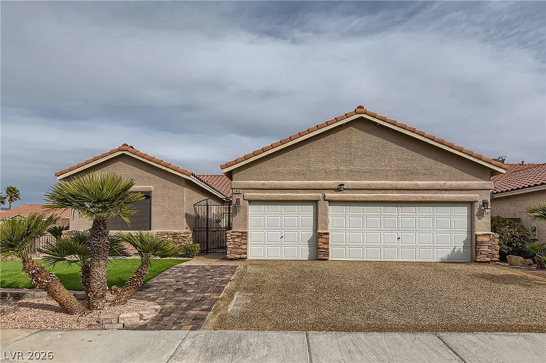 4 bed, 3.0 bath, 2313 sqft, $2,550 — Photo 1