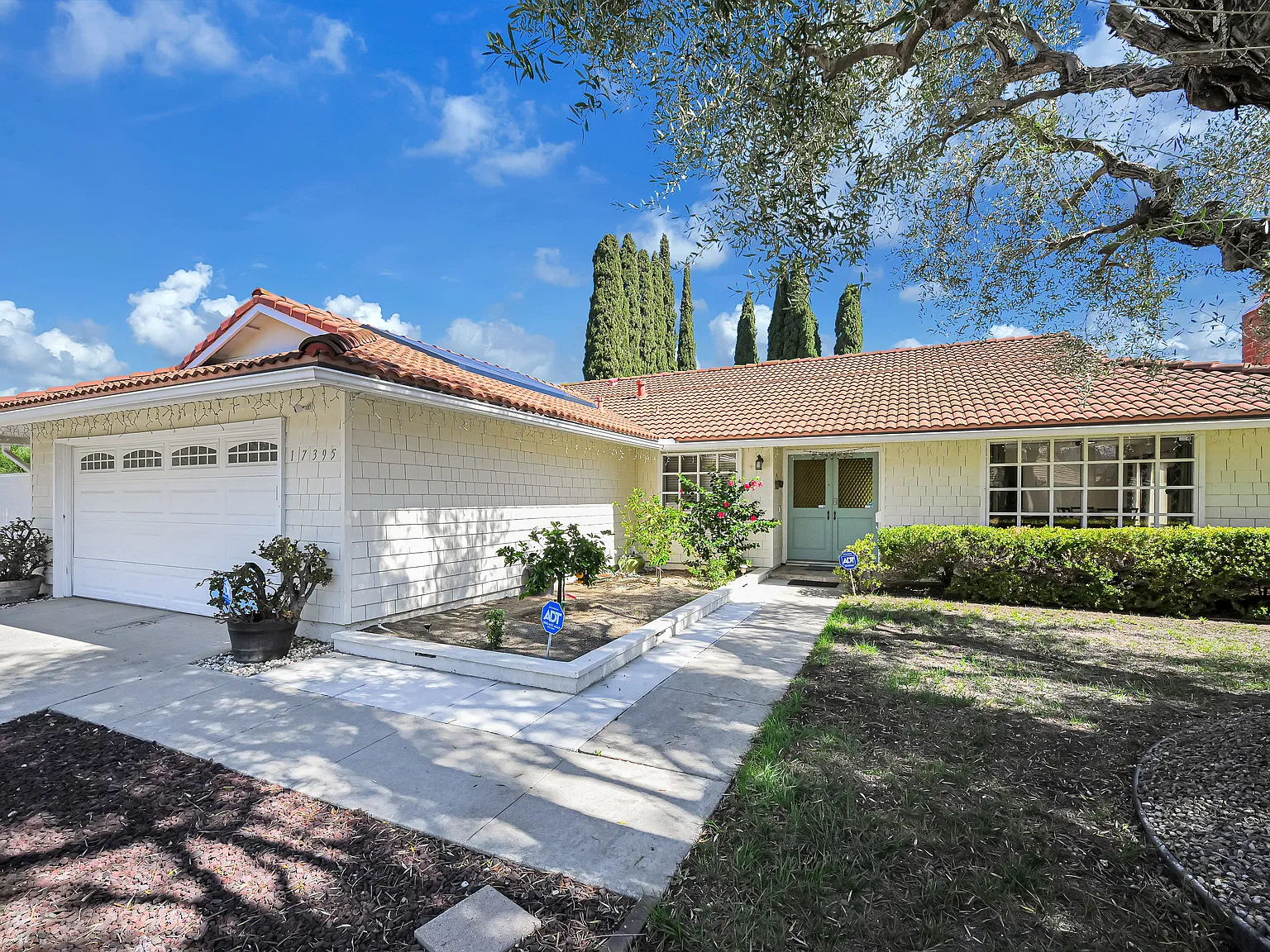 4 bed, 1849 sqft, $5,495 — Photo 4