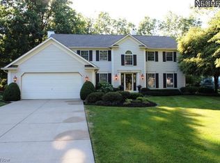 528 Chancellor Cir, Avon Lake, OH 44012