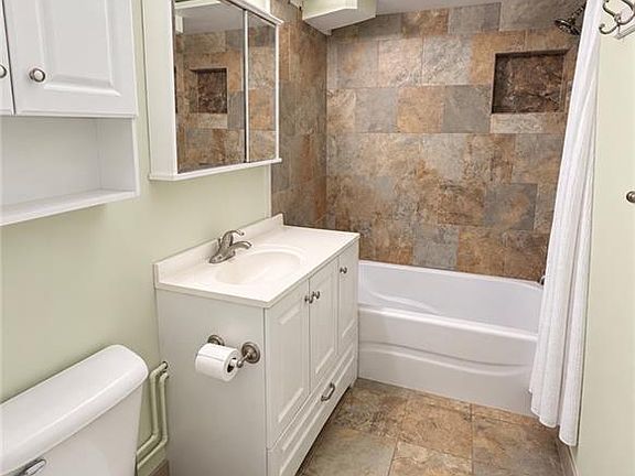 5th image of 215 W 8th St