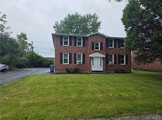 425 Joe McCarthy Dr, Amherst, NY 14228