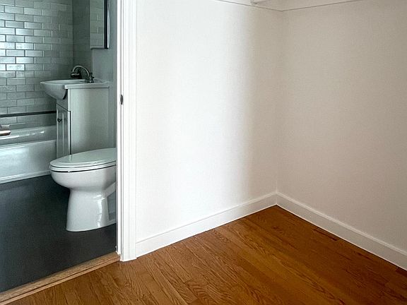 2nd image of 1700 Broadway APT 501