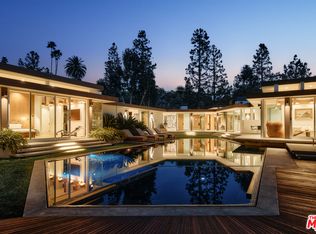 1061 Loma Vista Dr, Beverly Hills, CA 90210