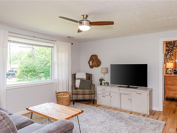 5th image of 3459 Lawson Dr