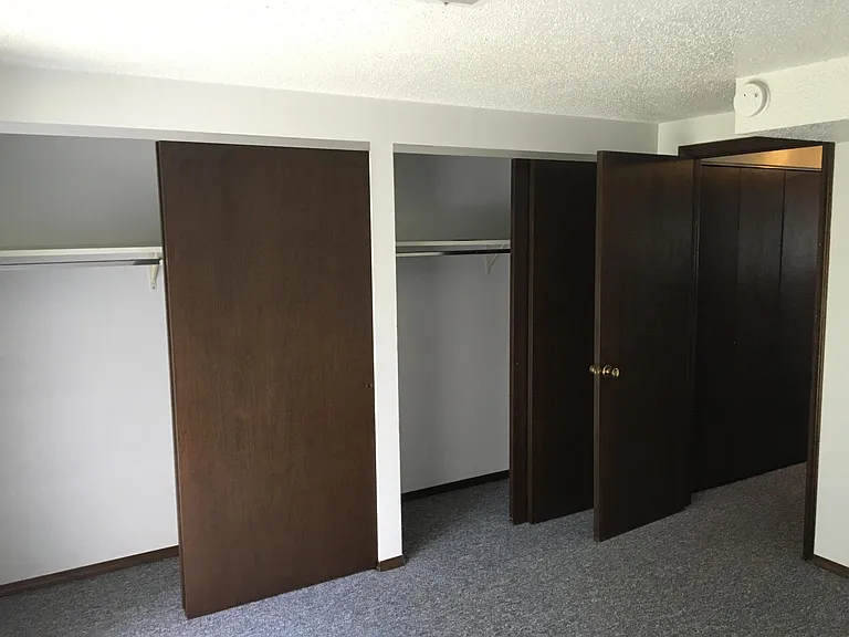 804 Village Dr — Photo 11