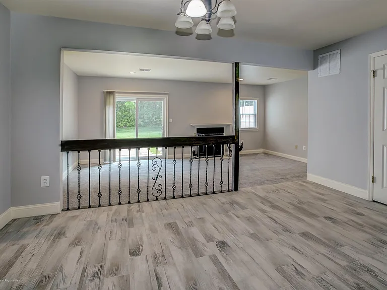 40 Staghorn Dr — Photo 8