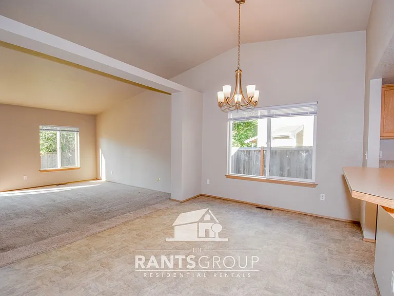 5305 Stockton St SE — Photo 9
